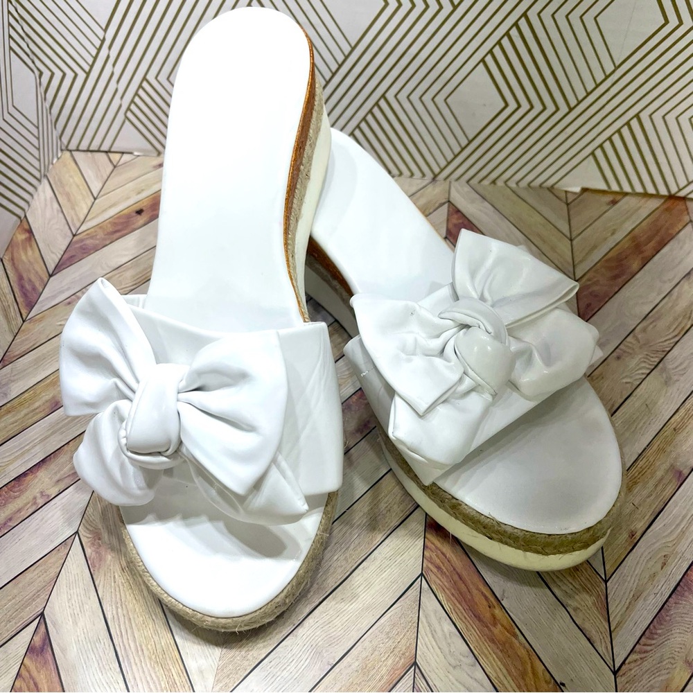 Faux Leather White Bow‎ Sandal/Slides Size 40/9 sb